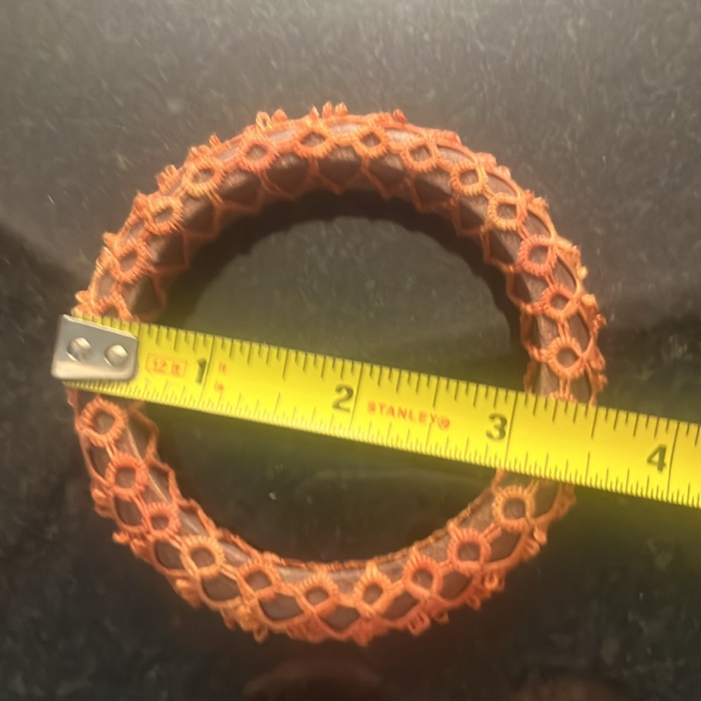 Crochet wood bangle - Picture 2 of 2